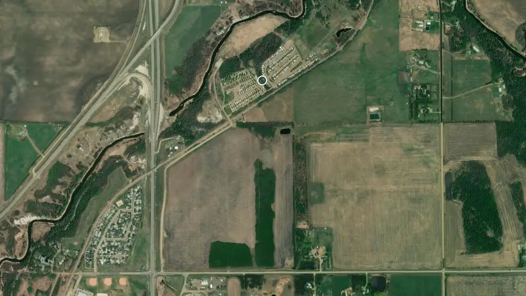 Aerial view of Longriders RV Park and surroundings