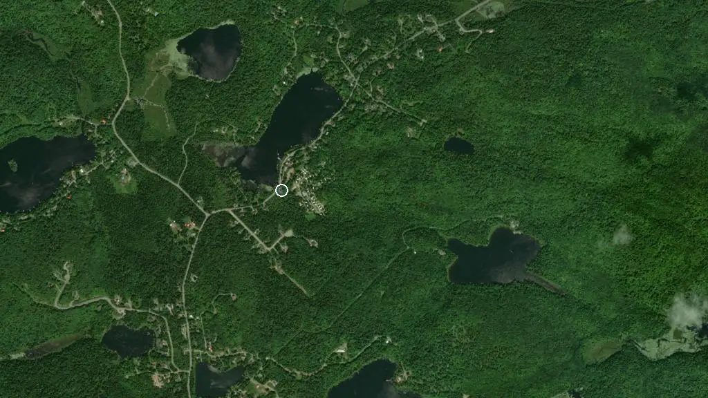 Aerial view of Camping du Pin Rouge and surroundings