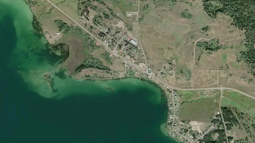 Aerial view of Kokanee Bay Motel & Trailer Court and surroundings