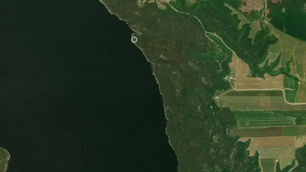 Aerial view of Refuge de l'Anse-Creuse and surroundings