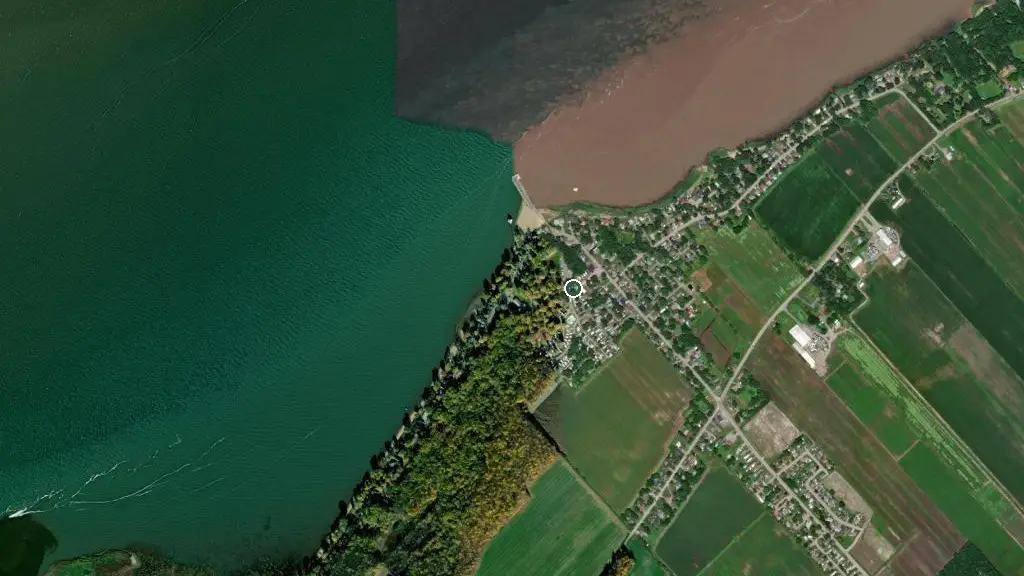 Aerial view of Camping Port Saint-François and surroundings