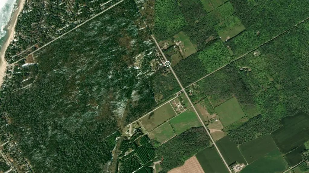 Aerial view of Wasaga Dunes Cottage and RV Resort and surroundings
