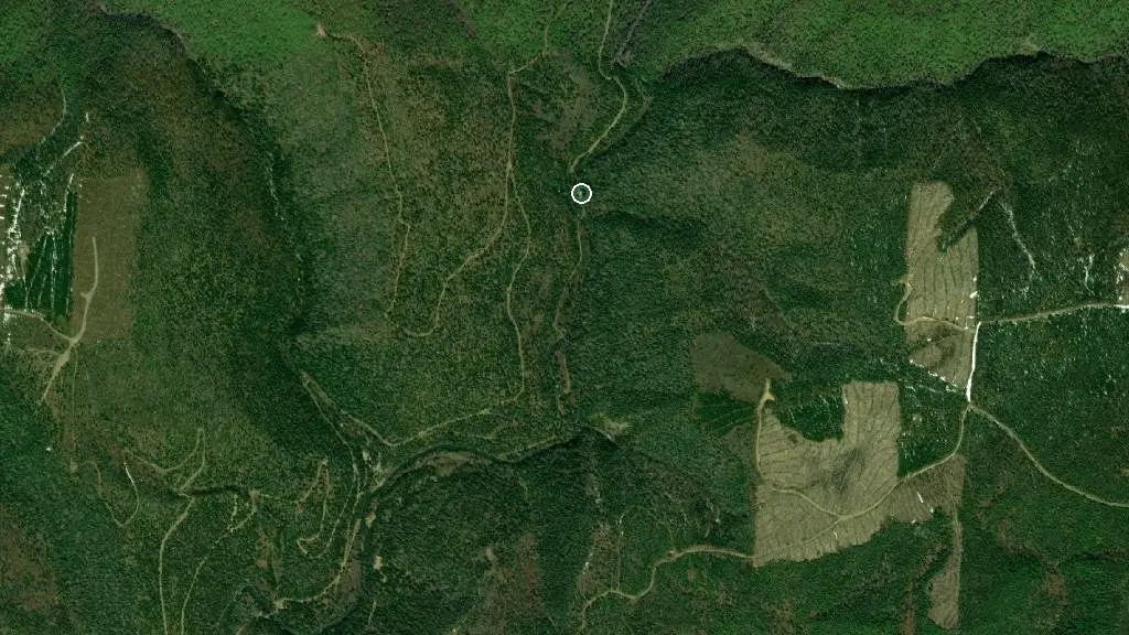Aerial view of Deuxième refuge and surroundings