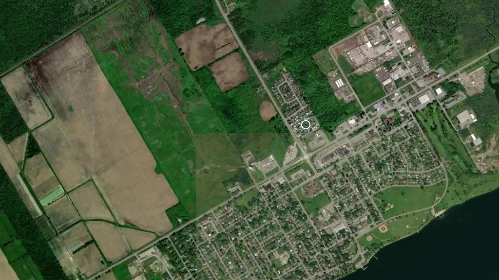 Aerial view of Hill's Mobile Village and surroundings