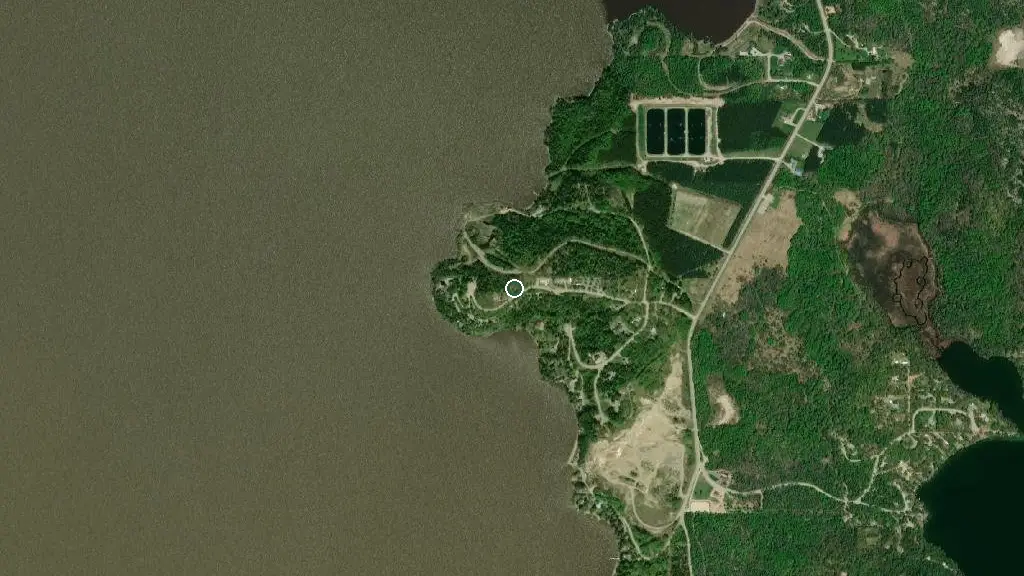 Aerial view of Domaine Témikami and surroundings