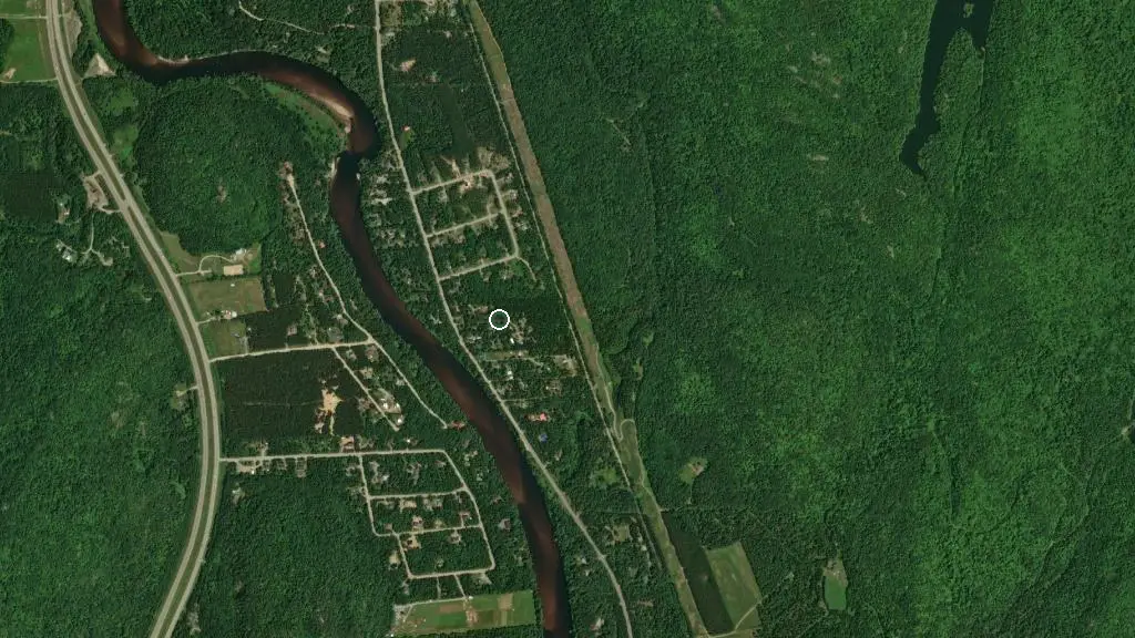 Aerial view of Camping Labelle et la Rouge and surroundings