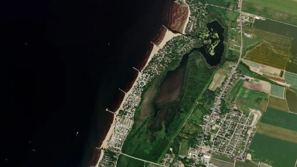 Aerial view of Camping Plage St-Jude and surroundings