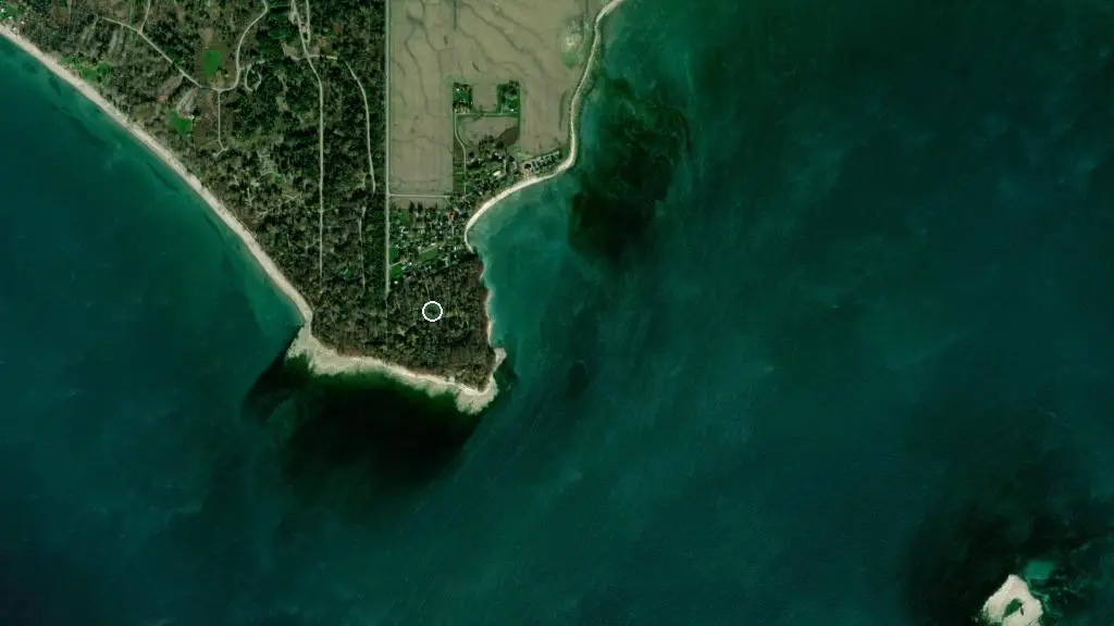 Aerial view of Rock Point - Lookout Campground and surroundings