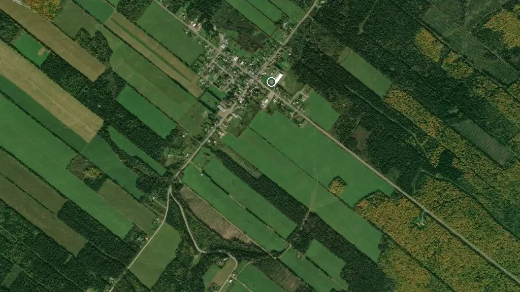 Aerial view of Camping St-Alexis and surroundings