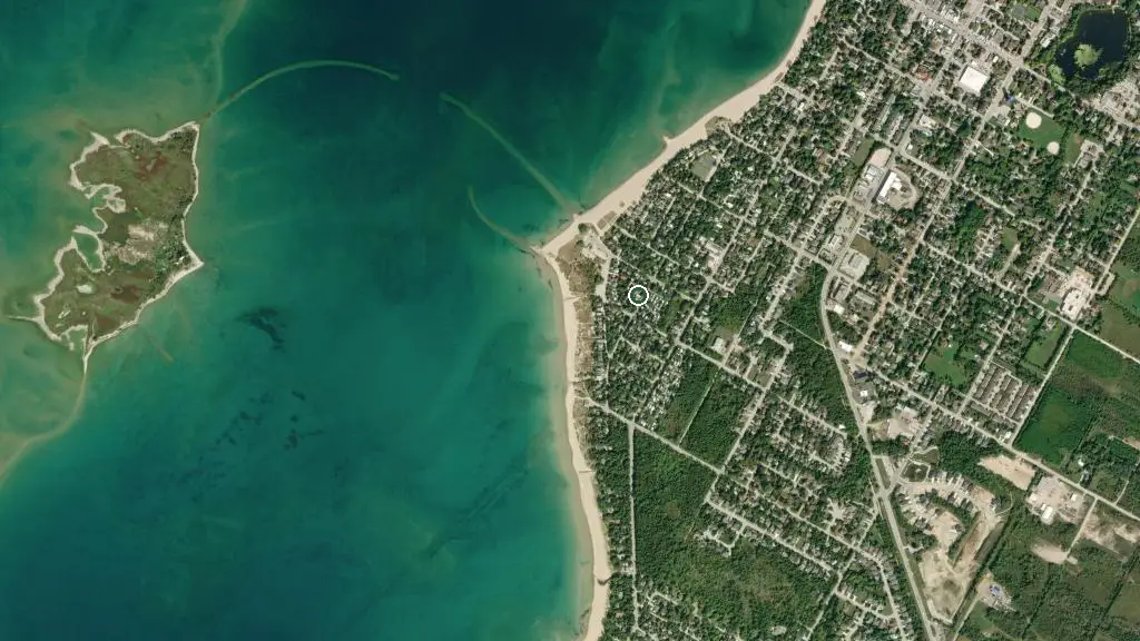 Aerial view of Southampton Tourist Camp and surroundings