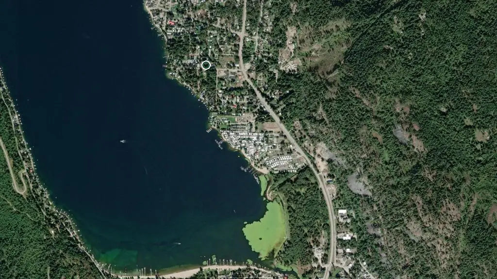 Aerial view of Skands Tent & Trailer Park and surroundings