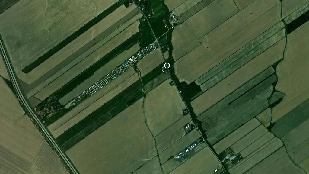 Aerial view of Camping 15/30 and surroundings