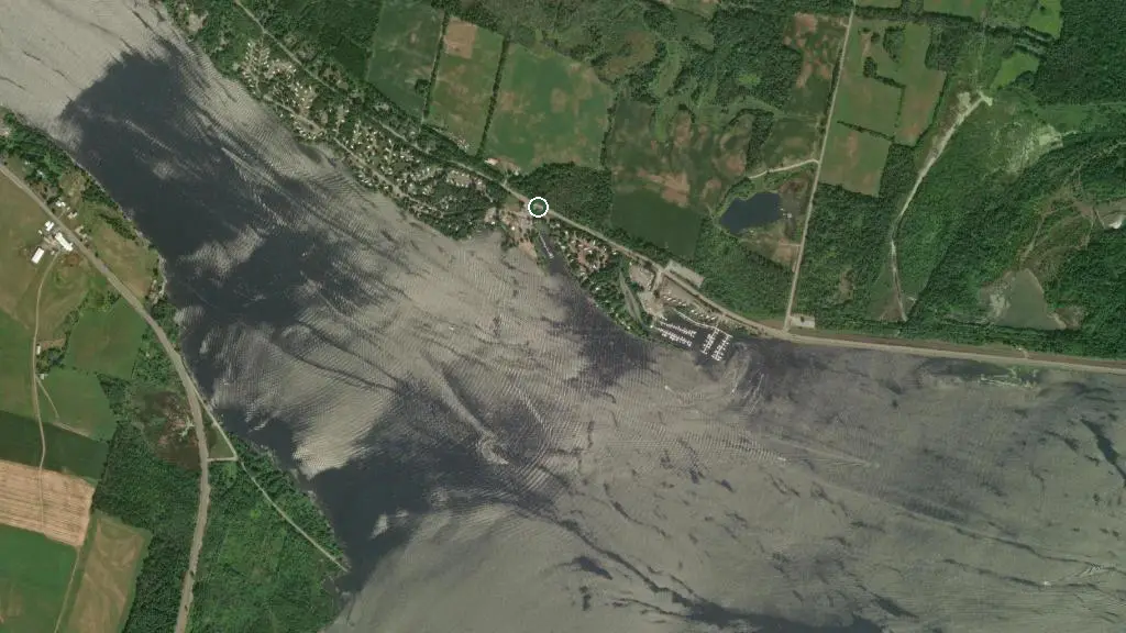 Aerial view of Camping Municipal Brownsburg-Chatham and surroundings