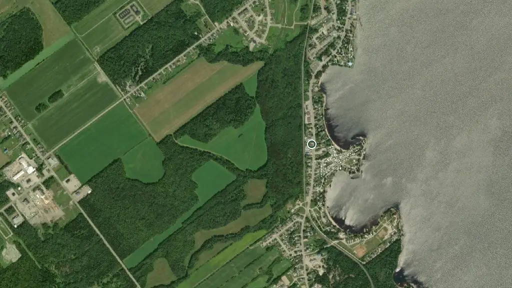 Aerial view of Camping de la Pointe and surroundings