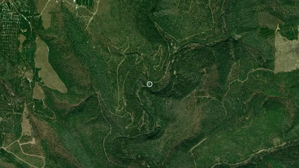Aerial view of Premier refuge and surroundings